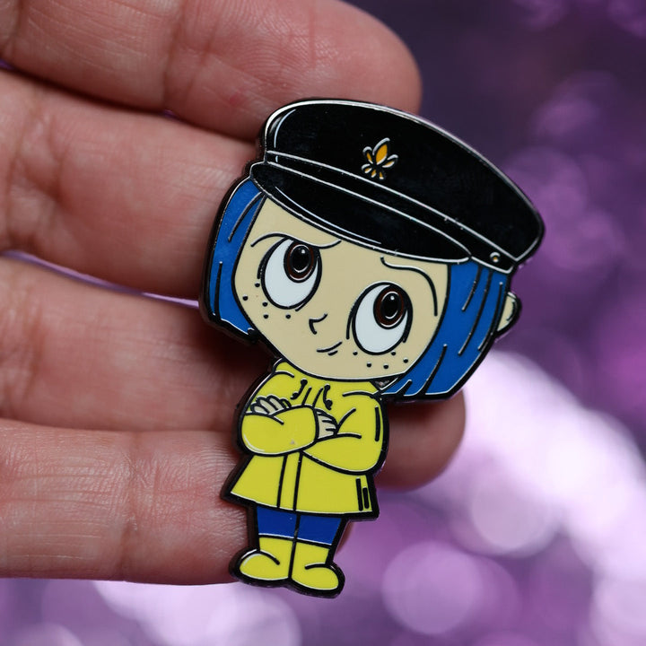 Explorer Coraline - Enamel Pin