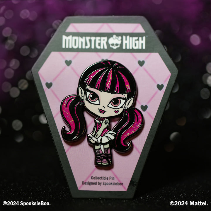 Monster High™: Draculaura™ Enamel Pin (Glitter)