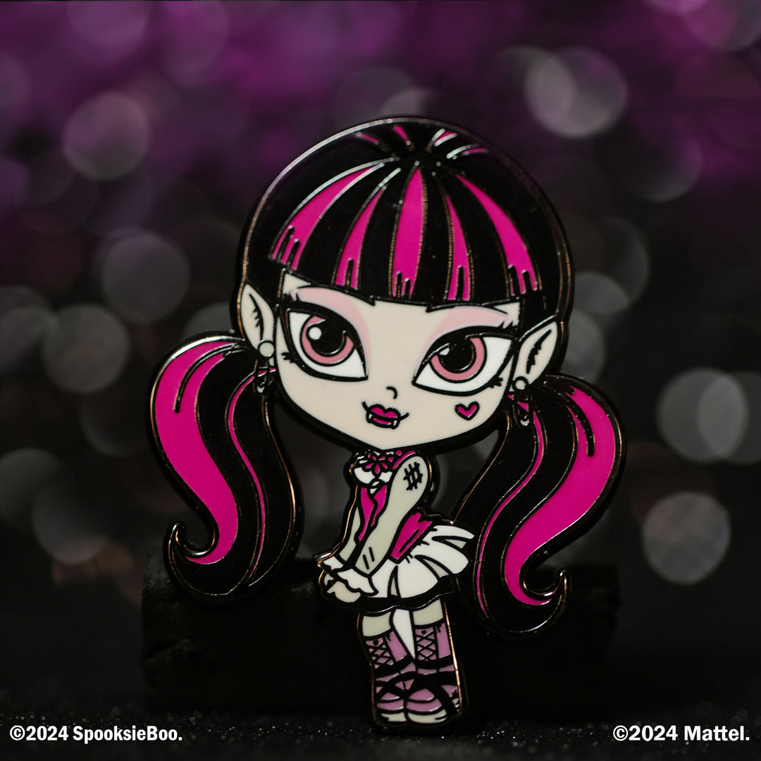 Monster High™: Draculaura™ Enamel Pin (non-glitter)